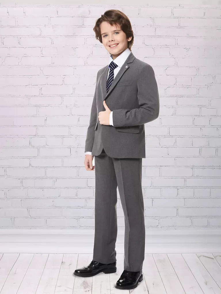 Сочетание традиций и современных тенденций: как "Sky Lake" создает уникальную школьную форму Сочетание традиций и современных тенденций: как "Sky Lake" создает уникальную школьную форму